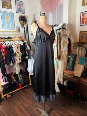 Vintage Early 1970’s Black Slip Chemise with Lace Trim Goth Lingerie Sleepwear
